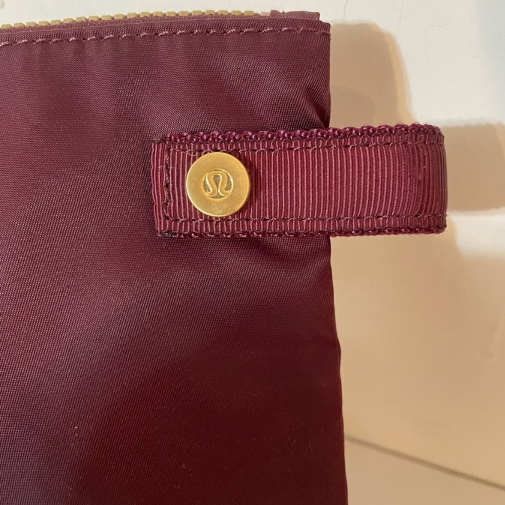Lululemon accessory bag